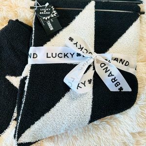 Lucky brand feather knit jacquard throw